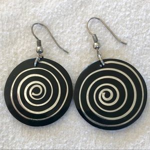 3/$15 ☘️ Silver Spiral Earrings!